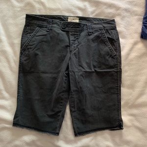 Bermuda frayed hem cargo shorts American Eagle